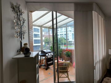 Apartamento con balcón y terraza para venta en Santa Bárbara