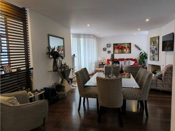 Apartamento con balcón y terraza para venta en Santa Bárbara