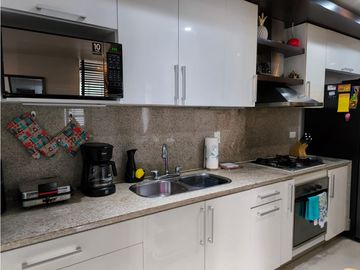 Apartamento con balcón y terraza para venta en Santa Bárbara
