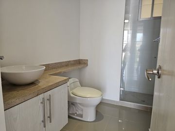 Se-vende-apartamento-2-habitaciones-con-balcón-Barrio-Andalucia-Riomar-Barranquilla