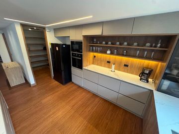Casa en arriendo en Envigado sector el Escobero (amoblado)