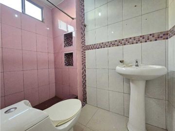 ALQUILO  CASA ESQUINERA REFORMADA EN CIUDAD DEL SOL