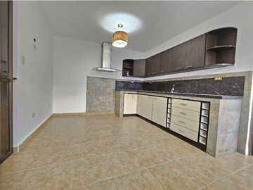 ALQUILO  CASA ESQUINERA REFORMADA EN CIUDAD DEL SOL