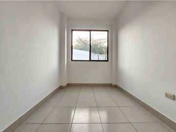 ALQUILO  CASA ESQUINERA REFORMADA EN CIUDAD DEL SOL