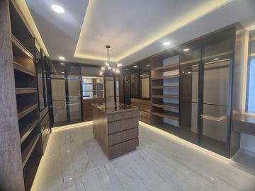 CCasa Nueva en Venta 5 Recámaras, 3 Plantas, Acabados de Lujo | Parque Guanajuato, Lomas de Angelópolisasa