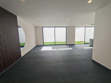 CCasa Nueva en Venta 5 Recámaras, 3 Plantas, Acabados de Lujo | Parque Guanajuato, Lomas de Angelópolisasa