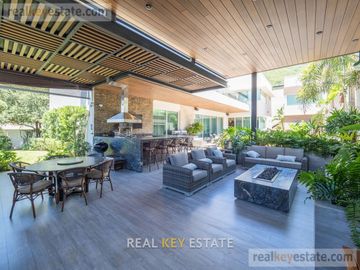 Casa en Venta en La Herradura, Campo de Golf, Monterrey, Nuevo León.
