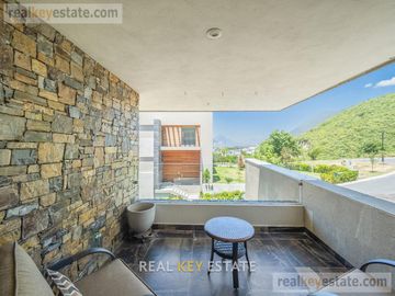Casa en Venta en La Herradura, Campo de Golf, Monterrey, Nuevo León.