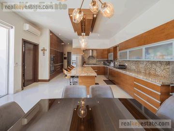 Casa en Venta en La Herradura, Campo de Golf, Monterrey, Nuevo León.
