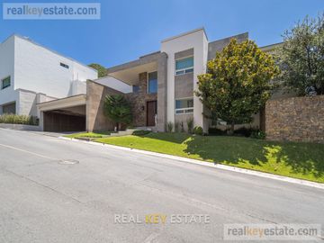 Casa en Venta en La Herradura, Campo de Golf, Monterrey, Nuevo León.