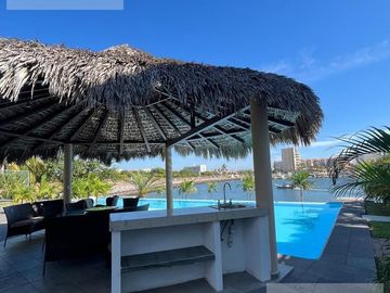 Casa en renta en Marina Real