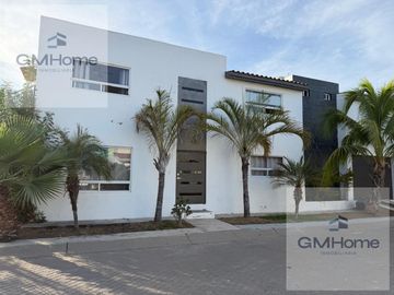 Casa en renta en Marina Real