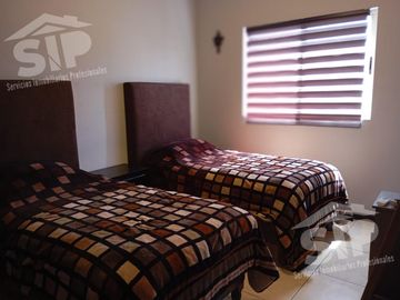 Casa amueblada en renta, Residencial Los Reales