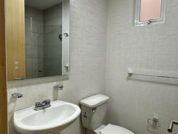Departamento en Renta Frente al Lago en Zákia | 2 Recámaras | Amenidades