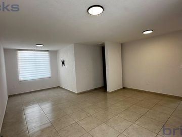 Departamento en Renta Frente al Lago en Zákia | 2 Recámaras | Amenidades