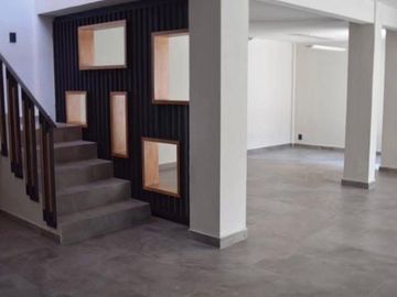 Casa en Renta en Álamos 3ra Sección | 4  Recámaras, Jardín y Cochera para 4 Autos