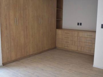 Casa en Renta en Álamos 3ra Sección | 4  Recámaras, Jardín y Cochera para 4 Autos