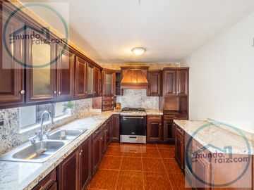 CASA EN VENTA LAS  BRISAS MONTERREY, N.L. (Zona Sur) 6 Recámaras