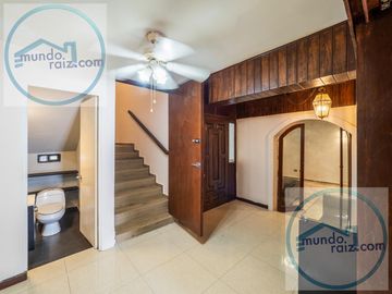 CASA EN VENTA LAS  BRISAS MONTERREY, N.L. (Zona Sur) 6 Recámaras
