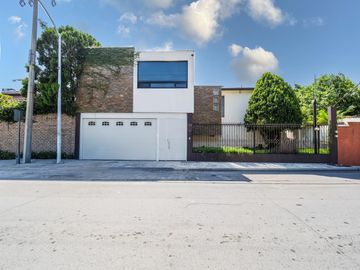 CASA EN VENTA LAS  BRISAS MONTERREY, N.L. (Zona Sur) 6 Recámaras