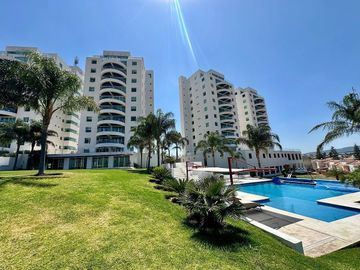 DEPARTAMENTO EN RENTA CON VISTA AL LAGO EN JURIQUILLA, QUERETARO
