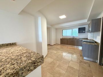 DEPARTAMENTO EN RENTA CON VISTA AL LAGO EN JURIQUILLA, QUERETARO