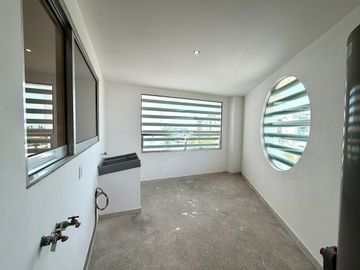 DEPARTAMENTO EN RENTA CON VISTA AL LAGO EN JURIQUILLA, QUERETARO