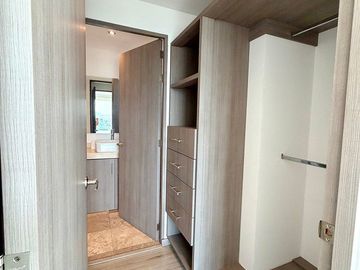 DEPARTAMENTO EN RENTA CON VISTA AL LAGO EN JURIQUILLA, QUERETARO