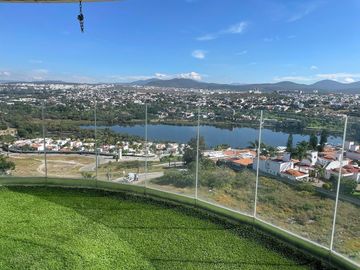 AMPLIO DEPARTAMENTO EN RENTA CON VISTA AL LAGO Y CUARTO DE SERVICIO, JURIQUILLA