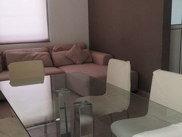 Departamento amueblado, 2 recamaras, sala para TV, en condo con alberca