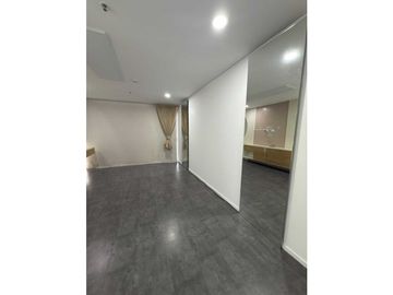 RENTA DE APARTAMENTO EN EL ALTO DE LAS PALMAS, UBICACIÓN ESTRATÉGICA.