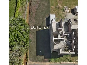 Lote esquinero de 425  m2 en Hontanar de Las Mercedes Jamundí
