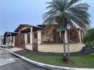 Casa en Alquiler en Brisas del Golf