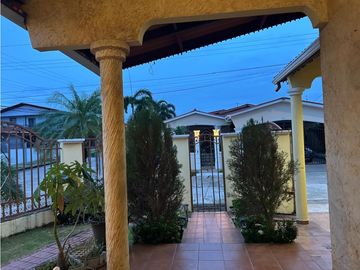 Casa en Alquiler en Brisas del Golf
