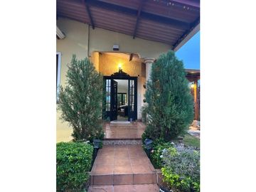 Casa en Alquiler en Brisas del Golf