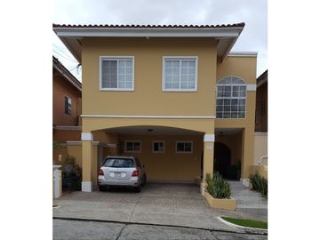 VENDO CASA EN EL BOSQUE, RESIDENCIAL DORAL REMODELADA