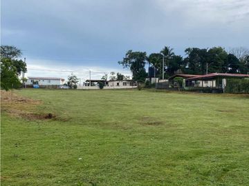 Venta de terreno comercial en El Espino - La Chorrera (DR)