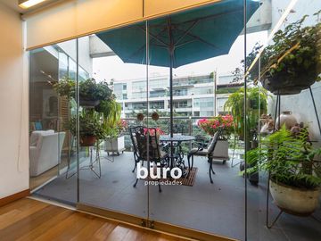 MODERNA CASA EN VENTA DE LUJO PASOS DASSO Y BOULEVARD ROOSEVELT EN SAN ISIDRO