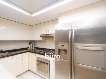 MODERNA CASA EN VENTA DE LUJO PASOS DASSO Y BOULEVARD ROOSEVELT EN SAN ISIDRO