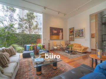 MODERNA CASA EN VENTA DE LUJO PASOS DASSO Y BOULEVARD ROOSEVELT EN SAN ISIDRO