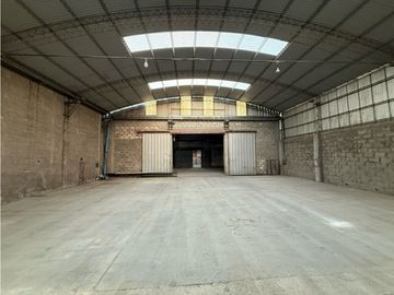 RUTA 3 - Oficinas y Galpón
