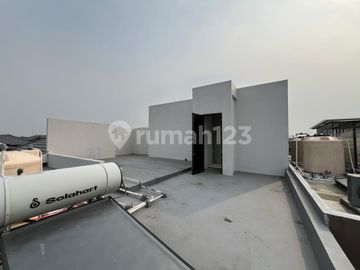 Dijual Rumah Mewah 3 Lantai With Rooftop di Kazumi The Zora BSD