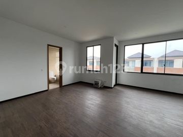 Dijual Rumah Mewah 3 Lantai With Rooftop di Kazumi The Zora BSD
