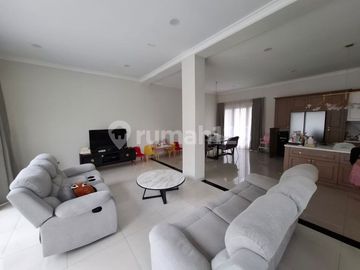 Dijual Murah Rumah Mewah Posisi Hoek Cluster Orlanda Alam Sutera