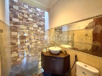 Dijual Rumah Mewah di Vermont Parkland, BSD