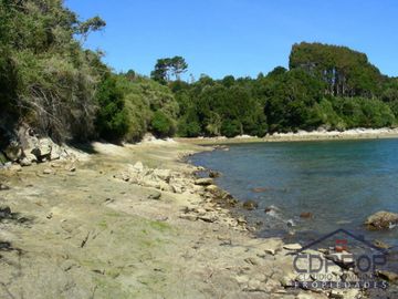 REFUGIO EN CHILOÉ 2,28 HA, CASAS, ACCESO PLAYA PRIVADA Y AUT