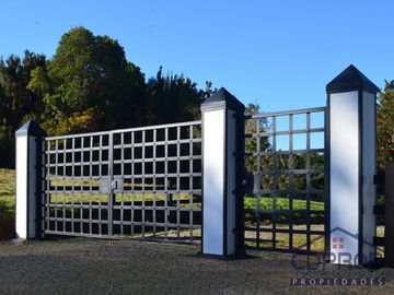 REFUGIO EN CHILOÉ 2,28 HA, CASAS, ACCESO PLAYA PRIVADA Y AUT