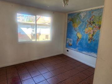 ARRIENDO CASA 2 PISOS EN SECTOR LOS DOMINICOS