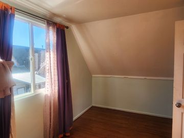 ARRIENDO CASA 2 PISOS EN SECTOR LOS DOMINICOS