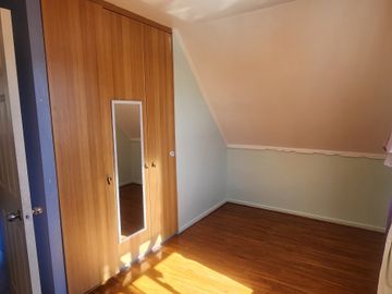 ARRIENDO CASA 2 PISOS EN SECTOR LOS DOMINICOS